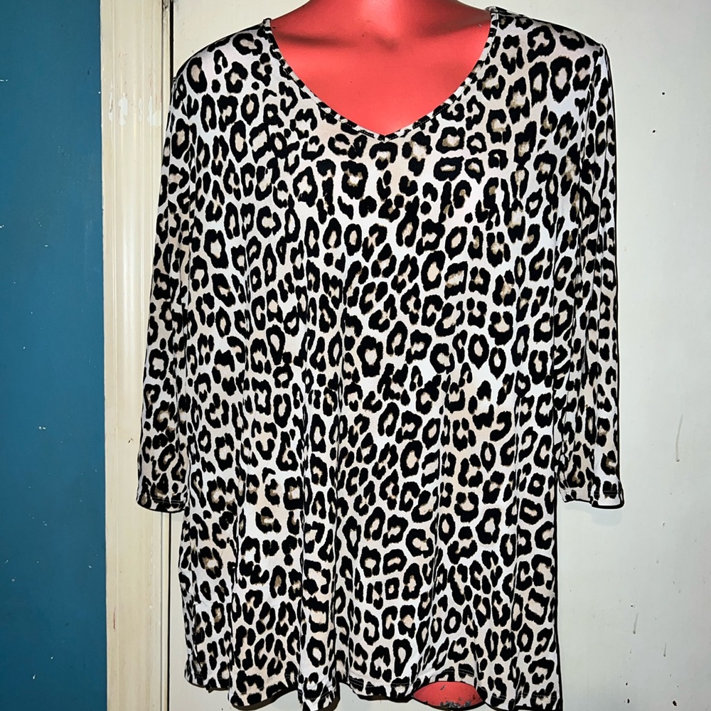 Chicos Cheetah Print Shirt. Chicos Animal Print Shirt, Size 2